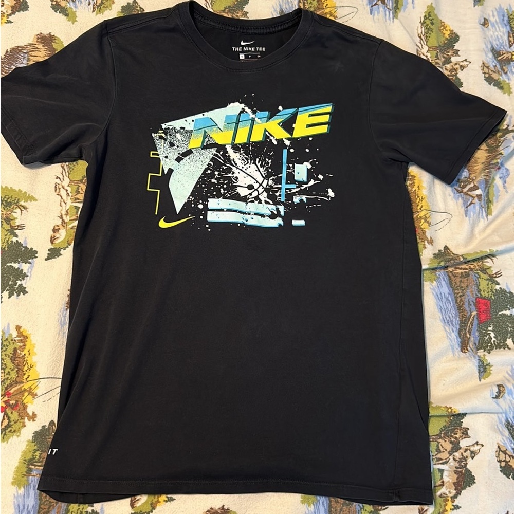 Nike graphic t-shit DRI-Fit